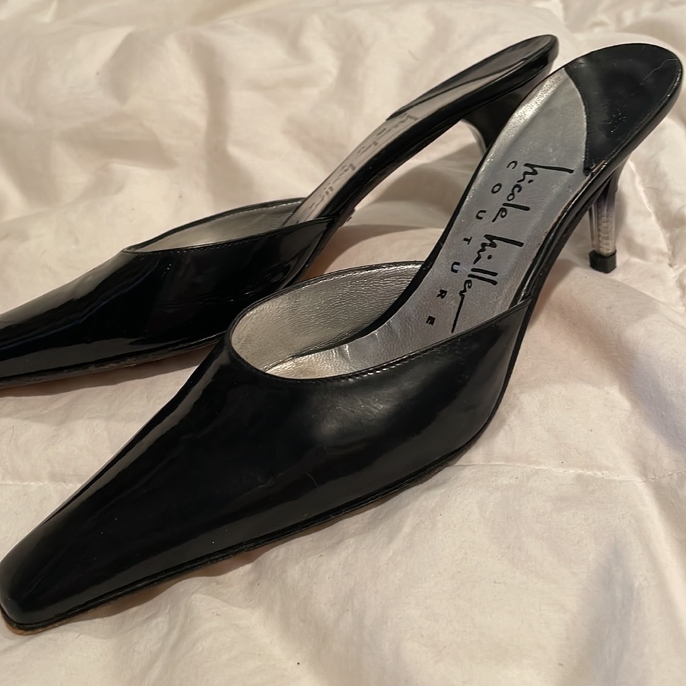 Nicole Miller Coutures Black patent leather kitten heels Size 6